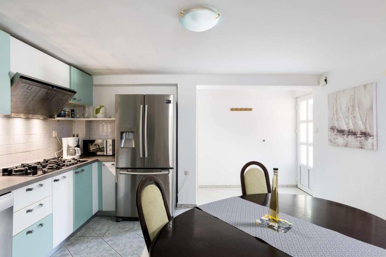 Apartmani Vinko Tribunj-Sovlje Трибунь Экстерьер фото