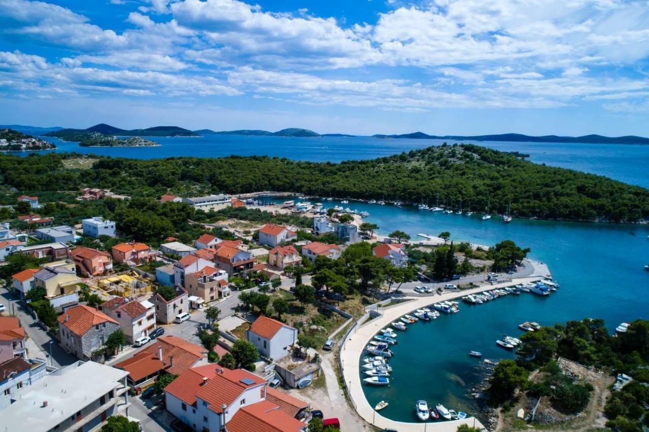 Apartmani Vinko Tribunj-Sovlje Трибунь Экстерьер фото