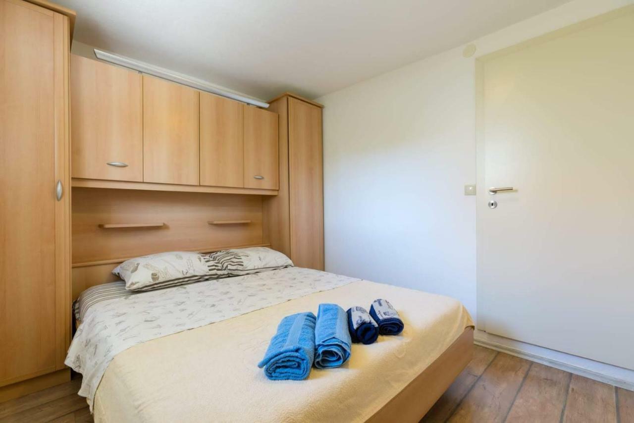 Apartmani Vinko Tribunj-Sovlje Трибунь Экстерьер фото